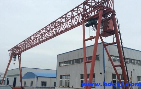 起重機(jī)需要按時清理嗎？起重機(jī)機(jī)械零件的清理方式